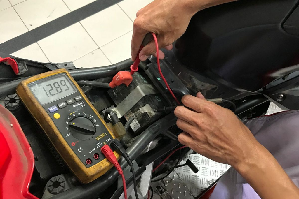 aki motor